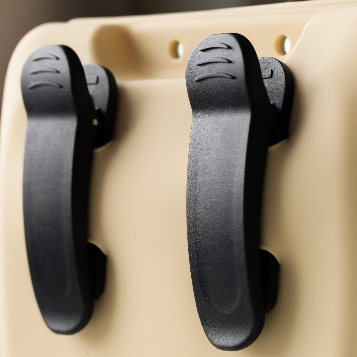 Close-up of the belt clips